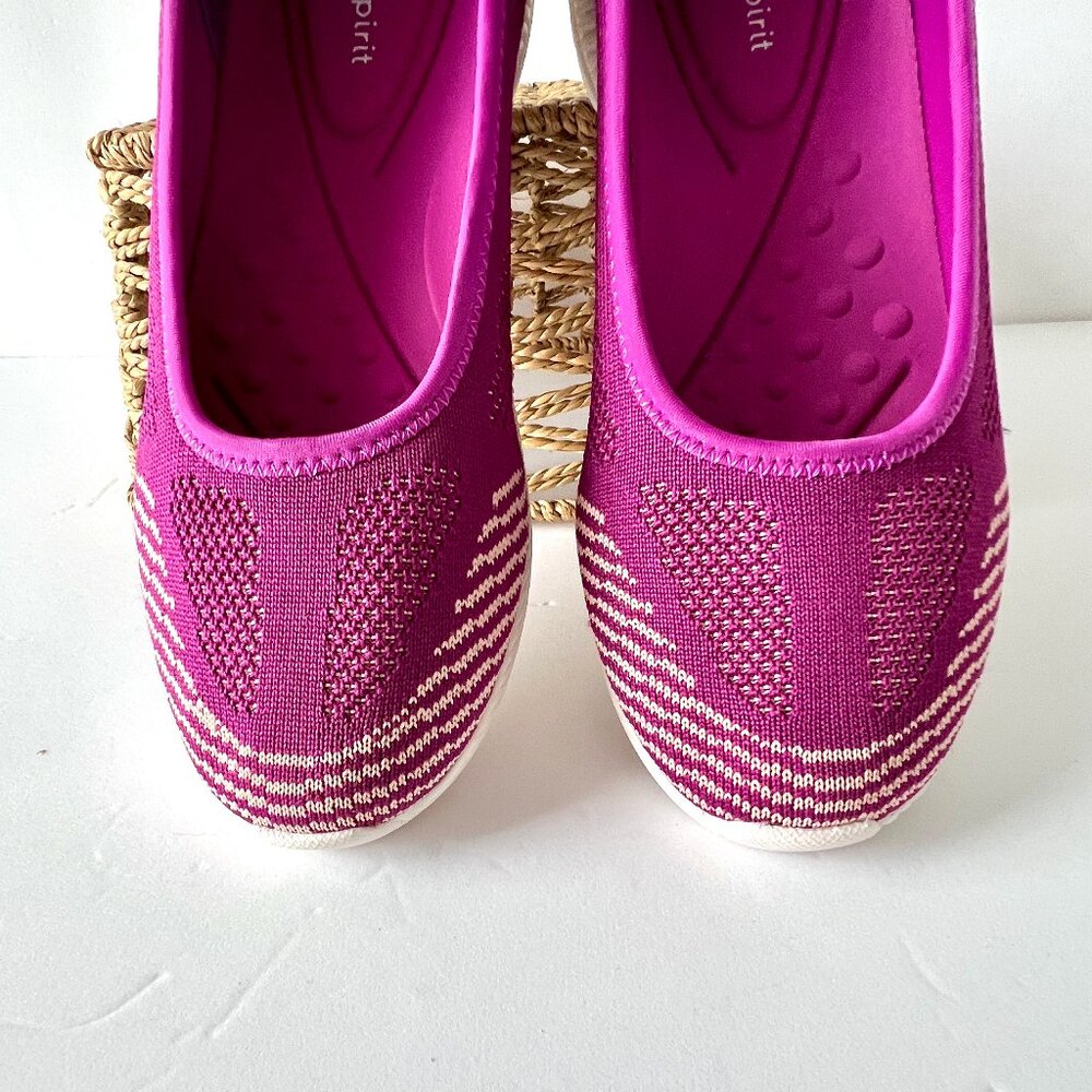 Easy Spirit Slip Ons Segeinee Shoes, Bright Pink, Size 7.5, NWOB! - Picture 8 of 13